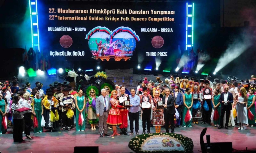 Ансамбъл „Мездра“ представи достойно България на фестивал в Турция
