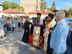 Монтана посрещна чудотворната мироточива икона на Пресвета Богородица – Хавайска