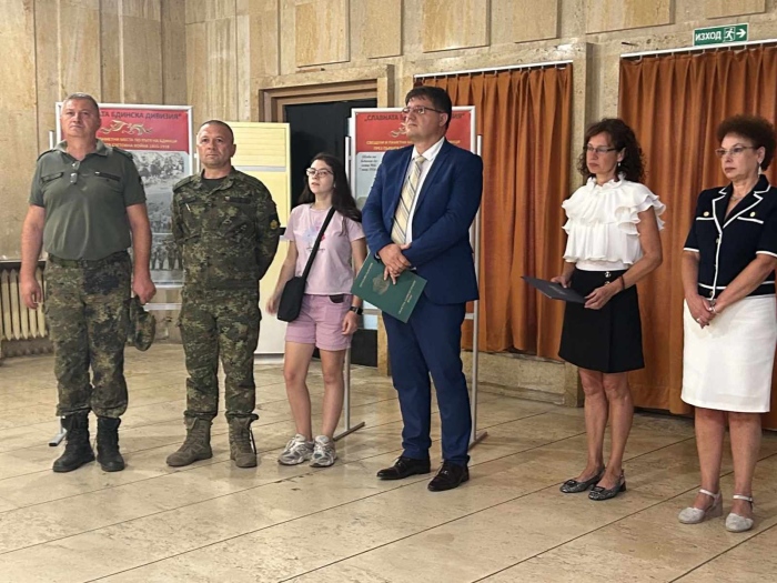 Областният управител отдаде почит пред паметта на воините от 6-та Бдинска дивизия