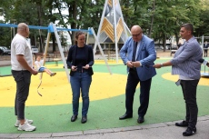 Кметът на Видин откри изцяло обновена детска площадка 
