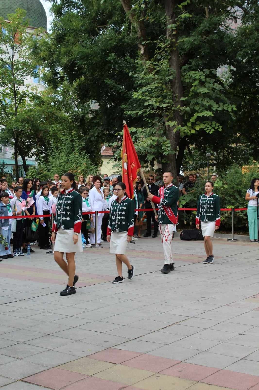 Откриха учебната година в СУ „Христо Ботев“ във Враца